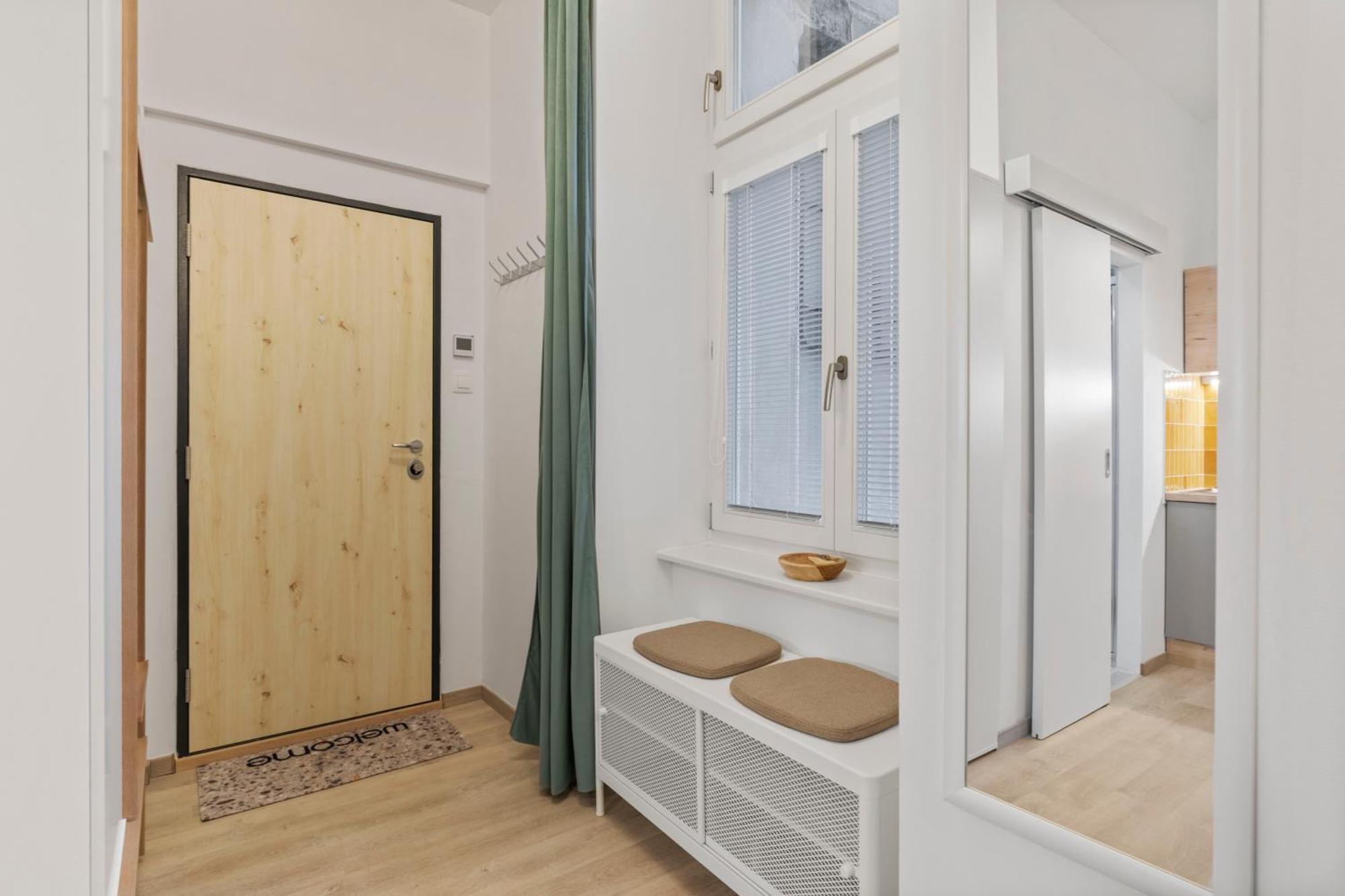 Garden Haven Studio In Old Town Μπρατισλάβα Εξωτερικό φωτογραφία
